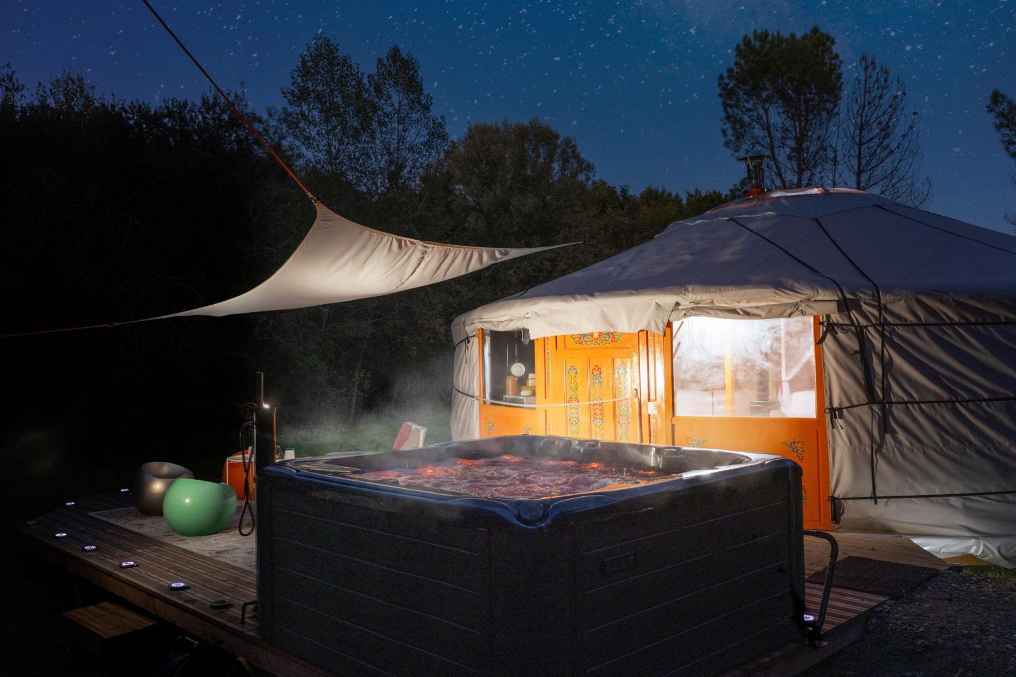 L Ost In Sensations -Hebergements Insolites Et Suites De Luxe Spa Sauna Piscine Foret Marcenais Extérieur photo